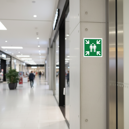 Cartello Punto di raccolta su muro centro commerciale moderno