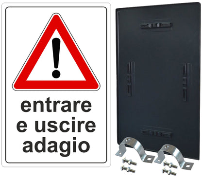 entrare-e-uscire-adagio-cartello-paletto 